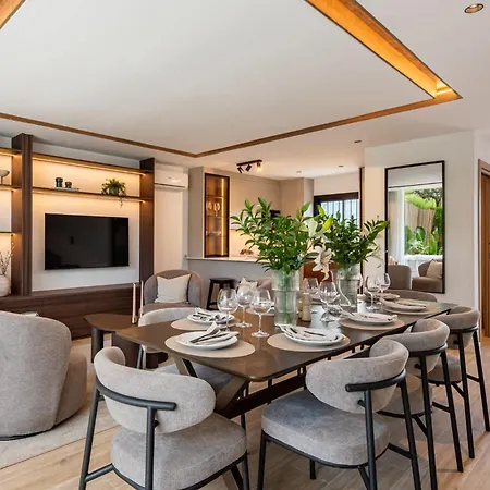 Luxury Golf Townhouse In Aloha With Pool & Garden Feriehus