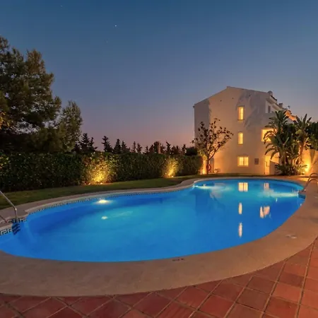Feriehus Luxury Golf Townhouse In Aloha With Pool & Garden *