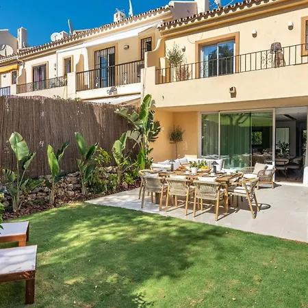 Feriehus Luxury Golf Townhouse In Aloha With Pool & Garden