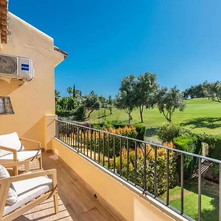 Luxury Golf Townhouse In Aloha With Pool & Garden Feriehus