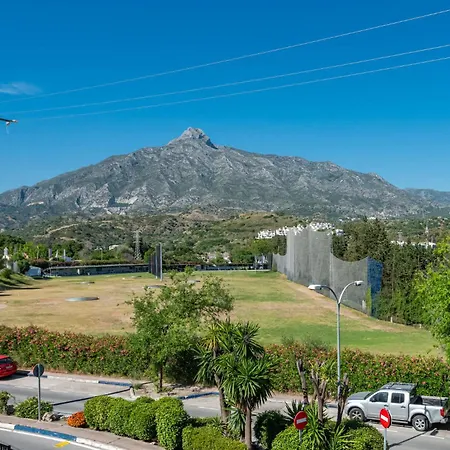Feriehus Luxury Golf Townhouse In Aloha With Pool & Garden Marbella